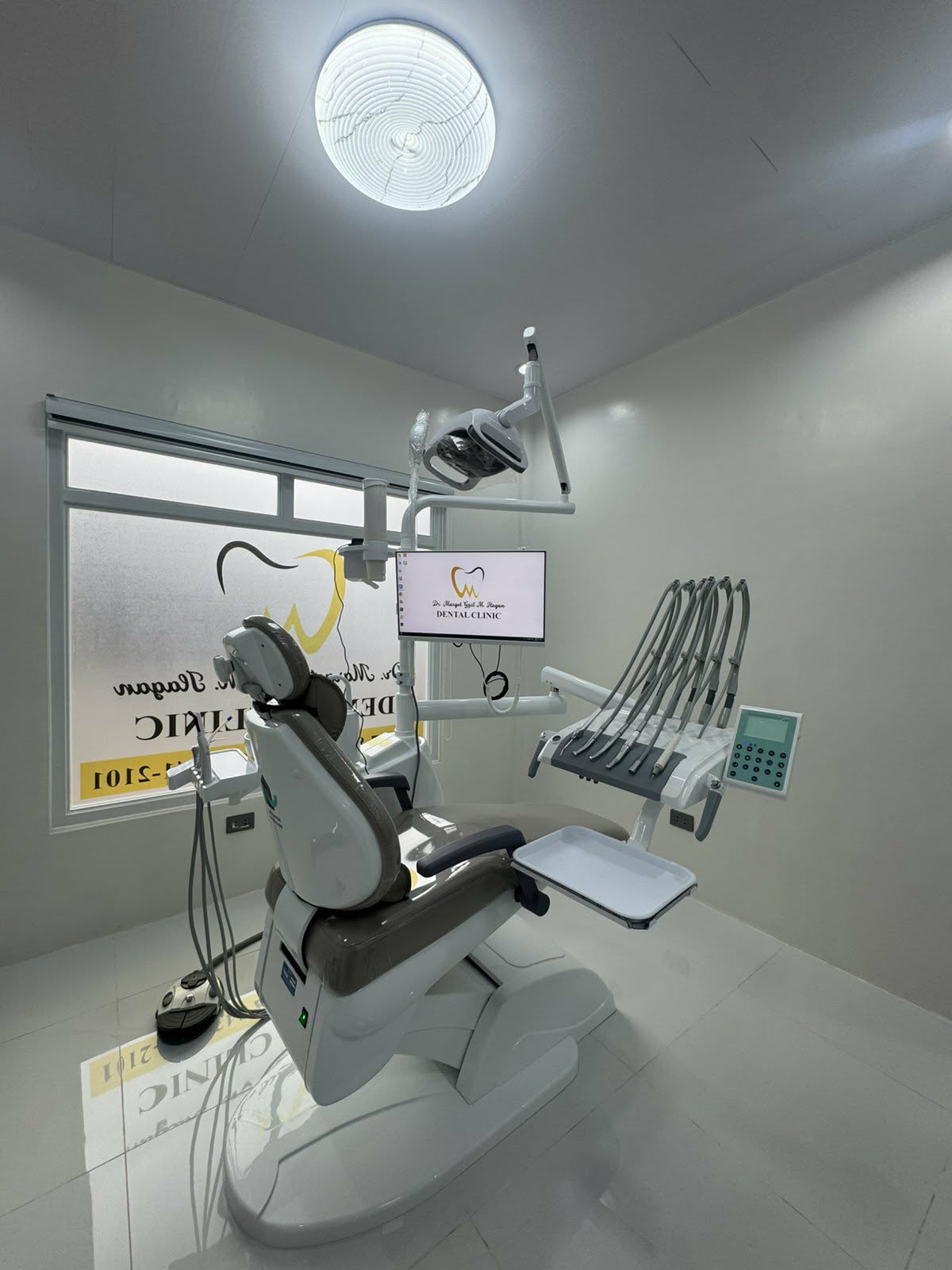 Modern Dental Unit